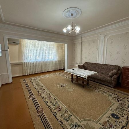 Yunusabad 7 Американский Посольство Tashkent Bagian luar foto