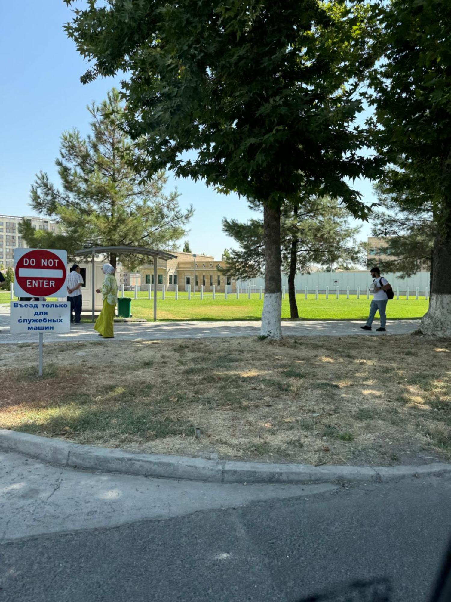 Yunusabad 7 Американский Посольство Tashkent Bagian luar foto